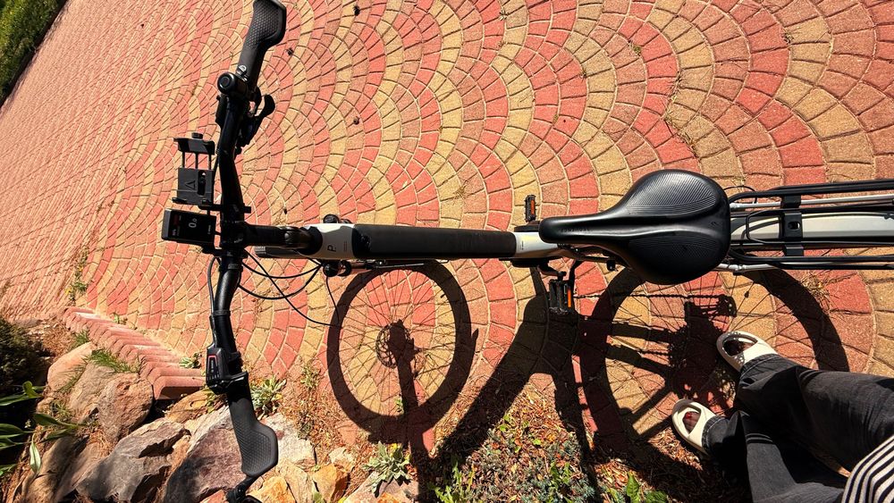 CUBE -rower elektryczny