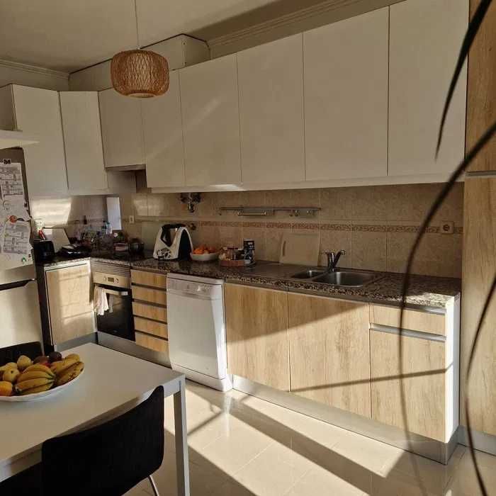 Moradia em Caselas /Restelo T3+  1 Estúdio,  e Garagem