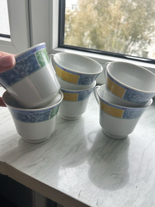 Zestaw filiżanek porcelanowych