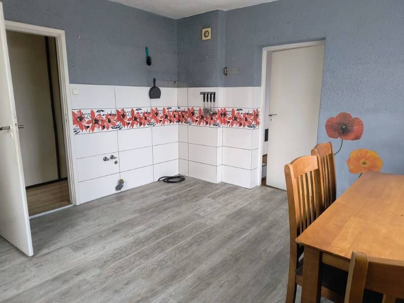 Wynajmę dom i budynki gospodarcze