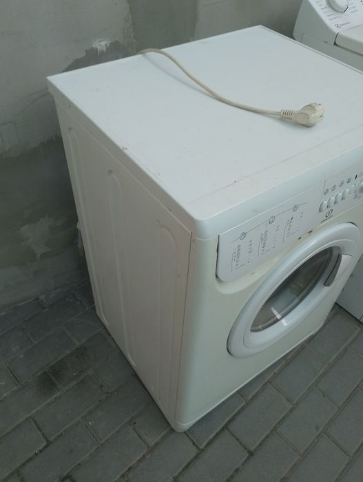 Терміново Пральна машина Indesit на 5 кг