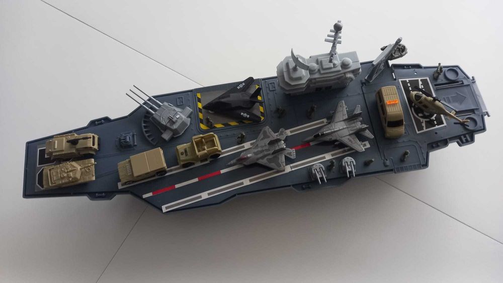 Zestaw Lotniskowiec zabawka CVN-65 super na Święta też odbiór osobisty