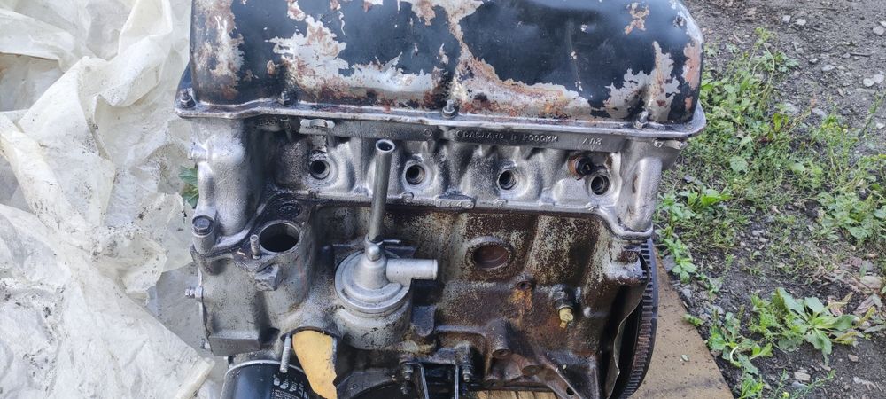 Мотор  ВАЗ  2103