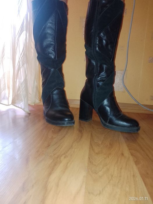 Продам кожаные сапоги