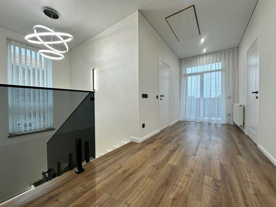 Газифікований будинок з дизайнерським ремонтом, Крихівці