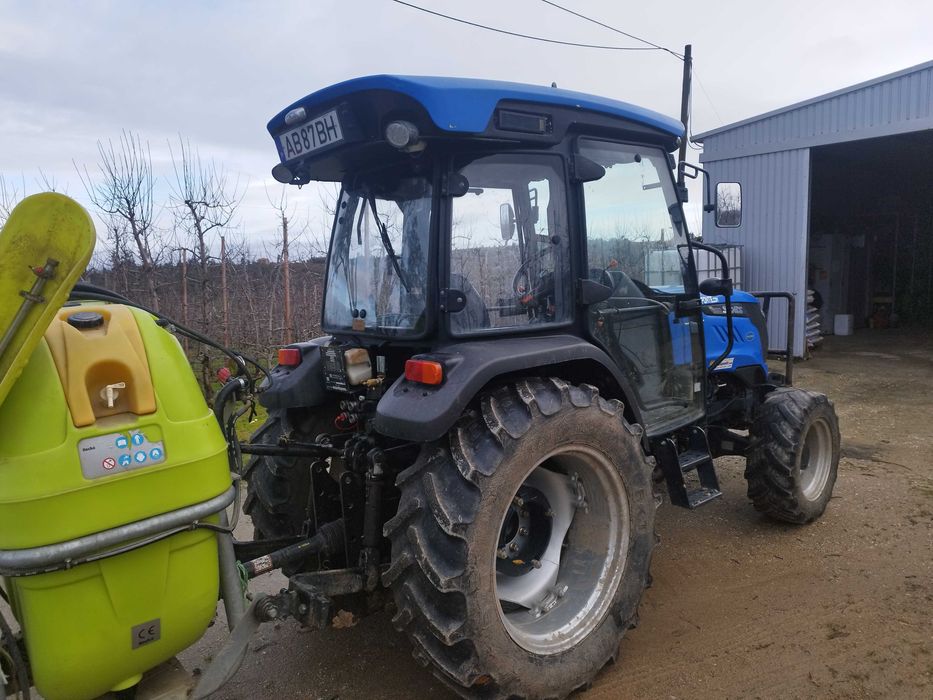 Trator Solís 75cc Cabinado