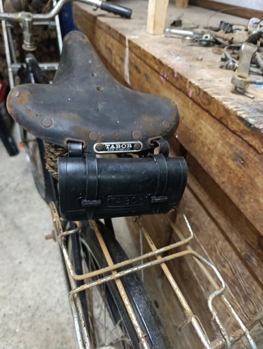 Bicicleta Pasteleira Clássica – Anos 80 (Para Restauro ou Peças)