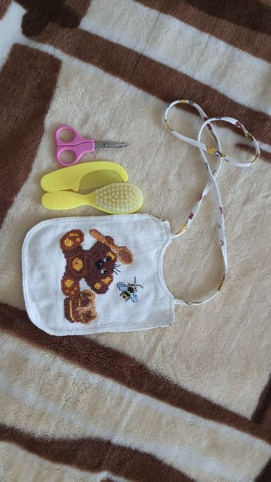 Присипка "Бюбхен", гребінець, щітка, ножиці для немовлят