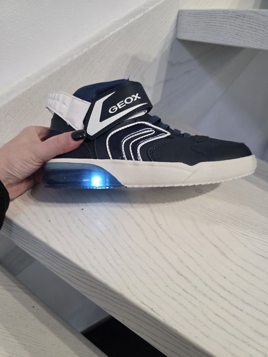 Nowe buty sneakersy świecące chłopięce geox 36 buty wiosenne chłopięce