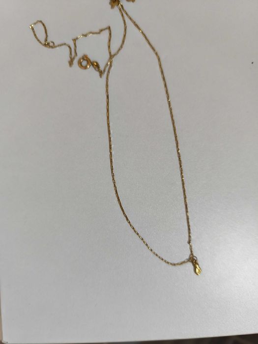 Corrente de ouro com pingente de figa, excelente estado