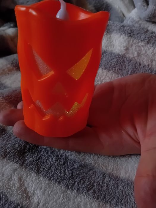 Dekoracje na Hallowen urocze świeczki