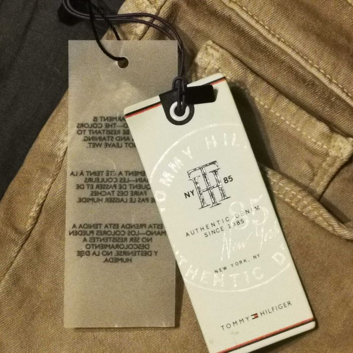 Beżowe spodnie Tommy Hilfiger damskie