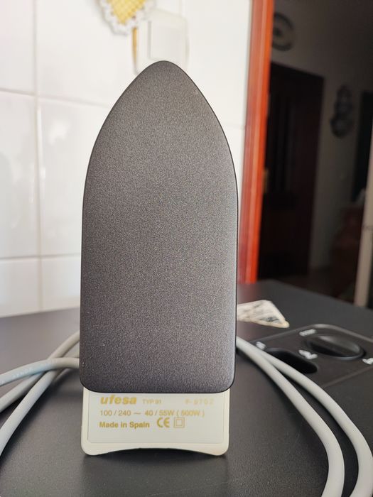 Ferro de engomar de Viagem 
Marca Ufesa