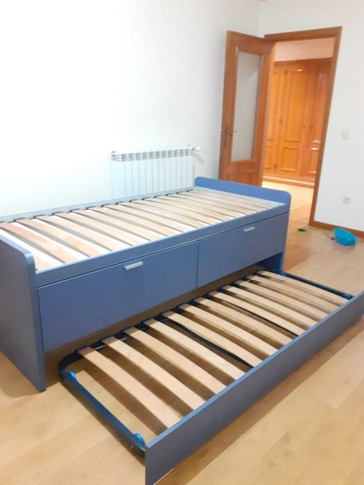 cama de criança com 2 gavetões e segunda cama extraível