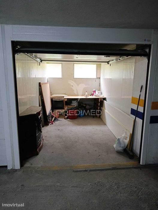 Arrenda se Box S .Francisco Xavier /Setúbal 250€
