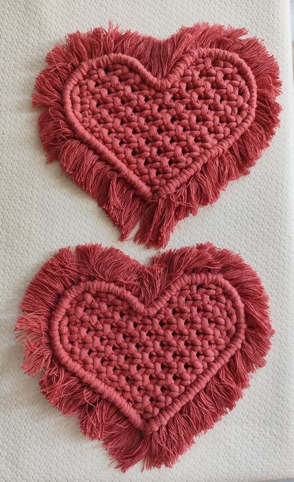 Duas bases para canecas/copos em macramé (novas)