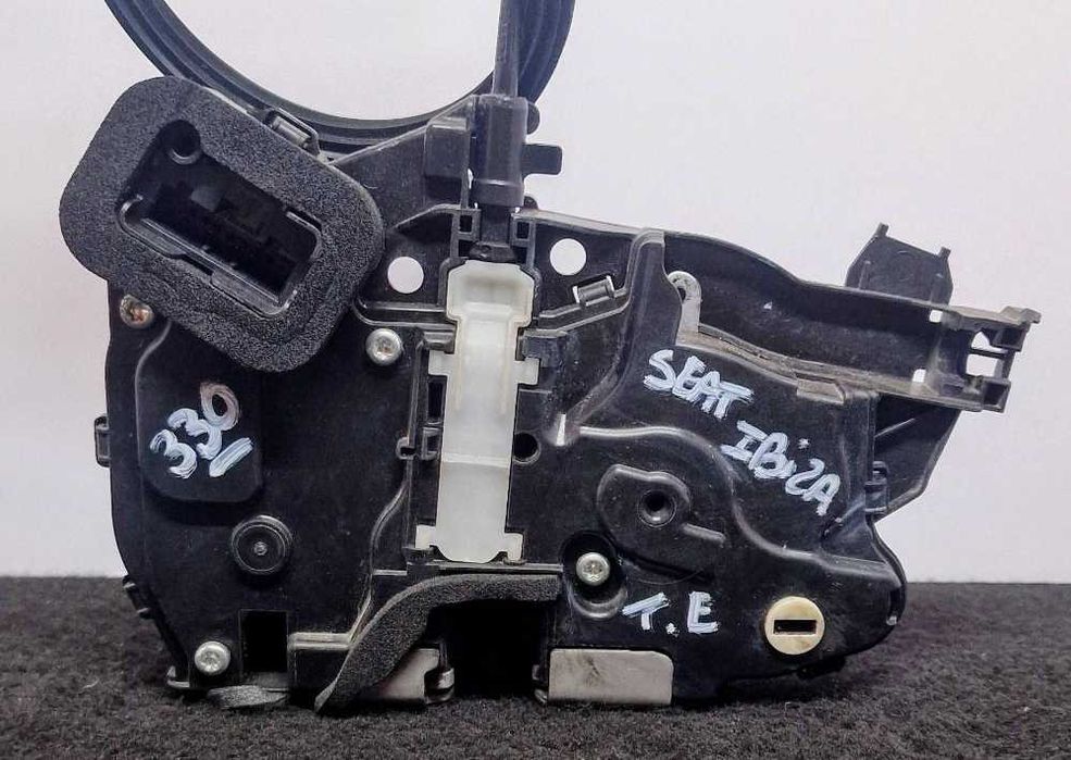 Fechadura / Fecho Porta Trás Esquerdo VW POLO VI (AW1, BZ1, AE1)