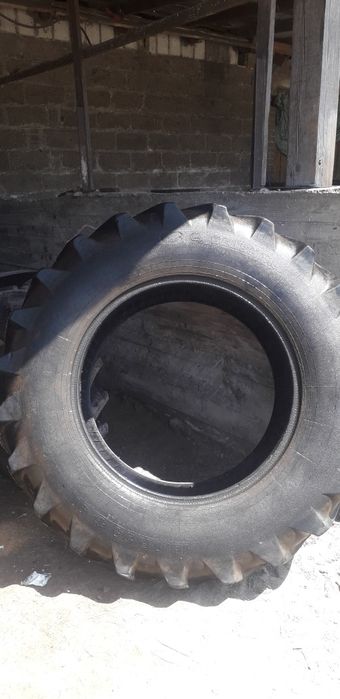 Opony  dwie orginalne 18,4R34  BELSHINA  RADIALNE