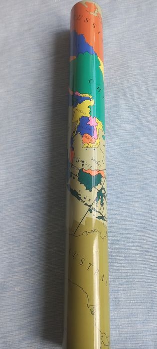 Mapa-mundi de raspar (Edição deluxe em Folha Dourada) da marca Luckies of London.