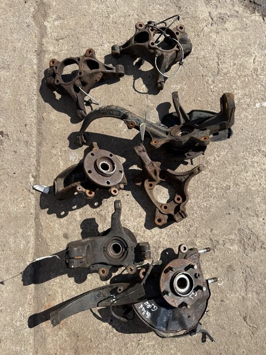 Кулак,цапфа Mazda сх 5 , КЕ,6GJ, GG, Mazda 3BL
