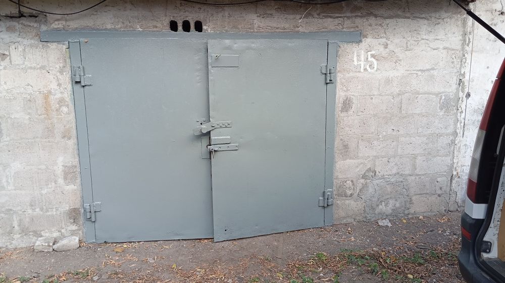 Сдам огромный гараж на 12 Квартале с ПОСТОЯНЫМ 220 и 380В