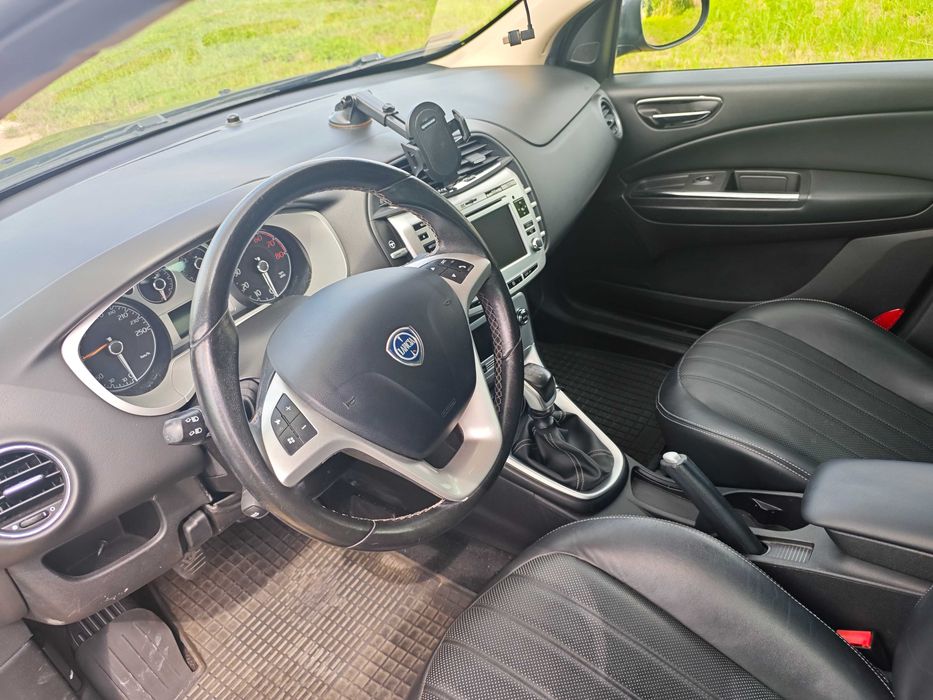 Lancia delta 1.4 2013 multiair