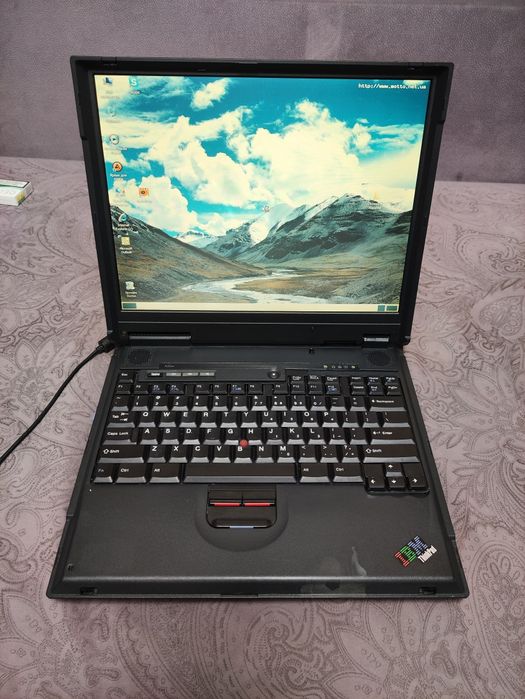 IBM ThinkPad A22M колекційний ноутбук з оригінальним зарядним