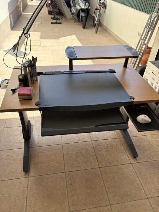 Secretaria de escritorio como nova + cadeira+ candeeiro