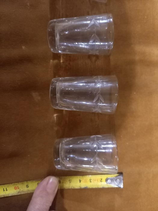 Cálices de licor vidro antigo lapidado