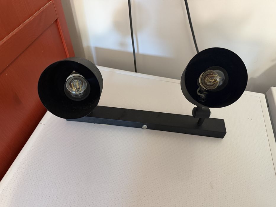 Czarna lampa kinkiet