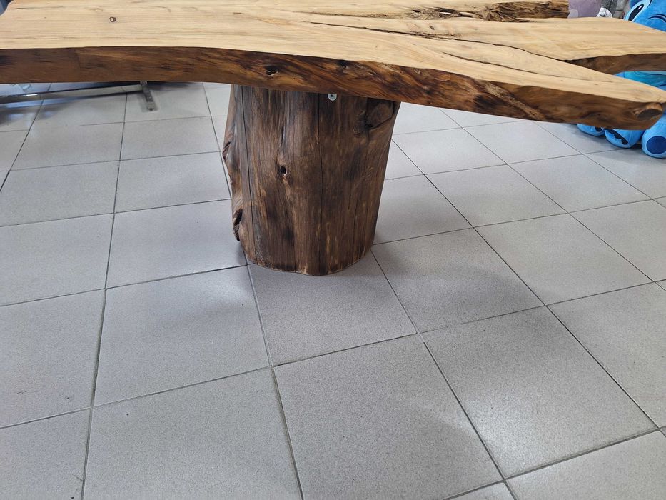 Mesa rustica de madeira