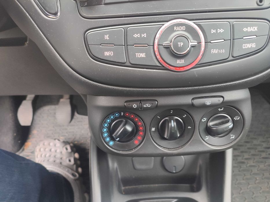 Opel Corsa 1,4 benzyna 2016