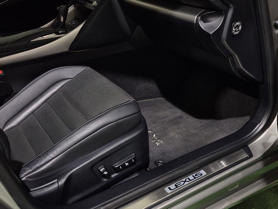 Lexus IS 200T - 245cv - AUTOMÁTICO | GARANTIA | 65.000KM - F SPORT