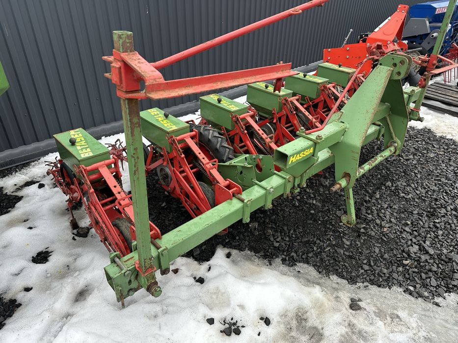 Сівалка бурячна бурякова 6 рядна  Hassia Betasem