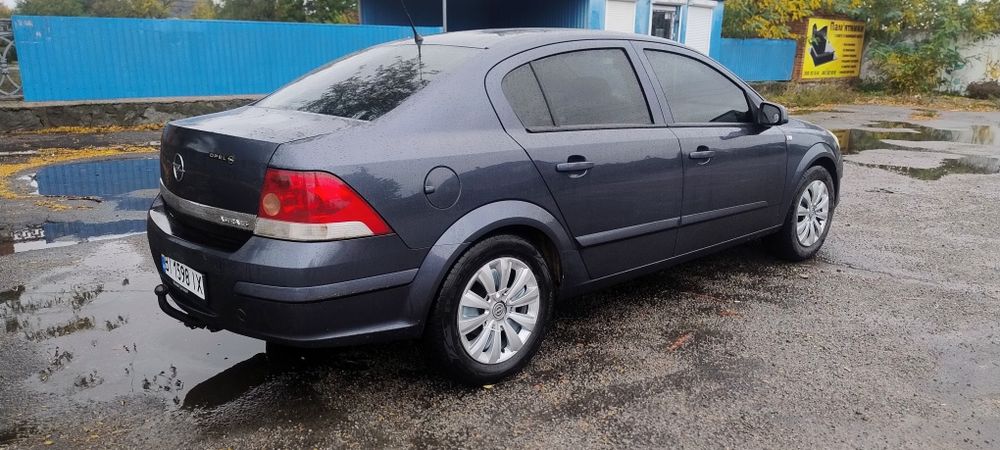 ТЕРМІНОВО Opel Astra 2008р