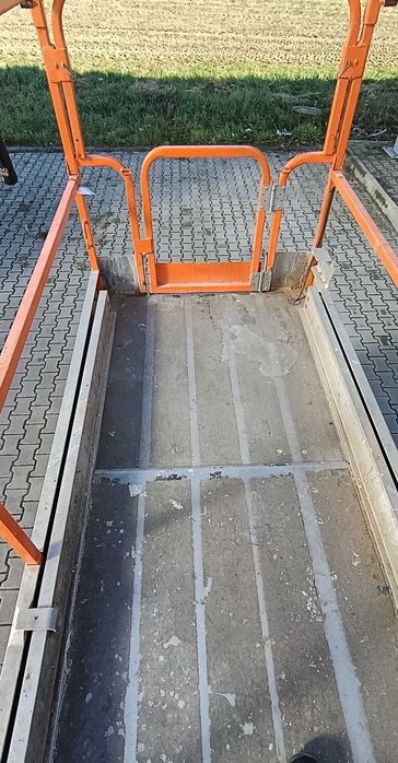 Podnośnik nożycowy JLG 3246ES – sprawny, elektryczny, ładowanie 230 V