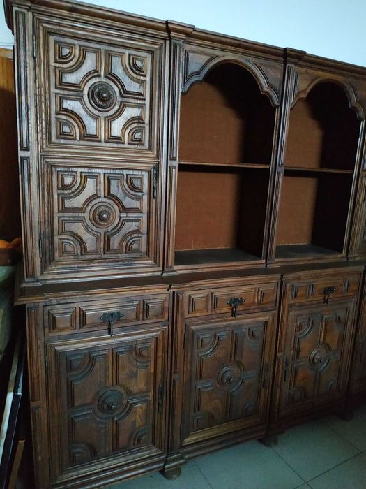 Móvel madeira castanho