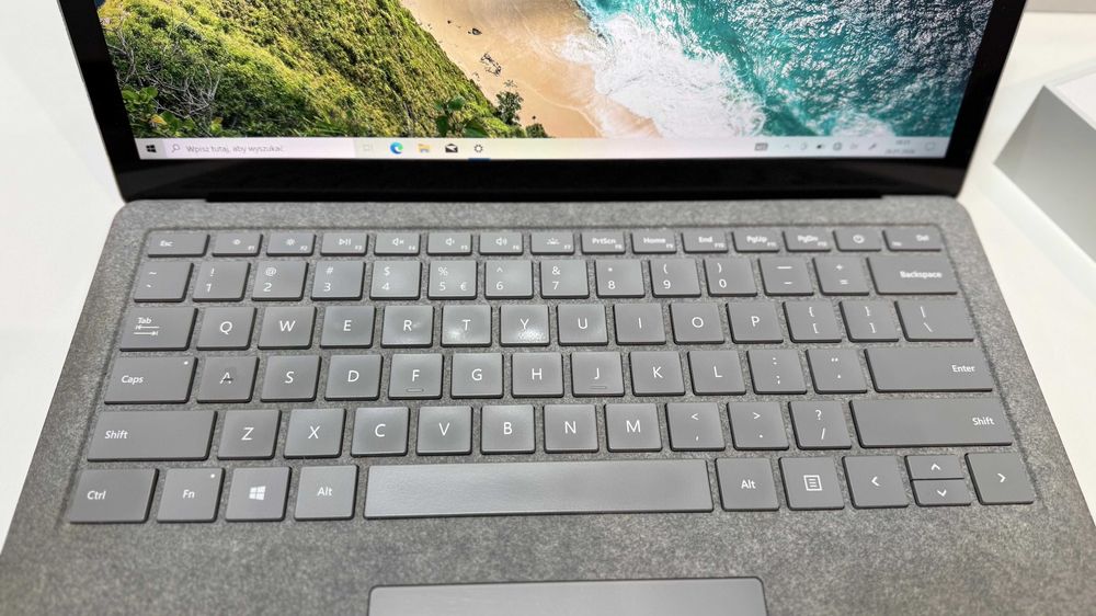 Laptop Dotykowy Microsoft Surface 2 Model 1769 8GB Ram i5-8250U 256GB