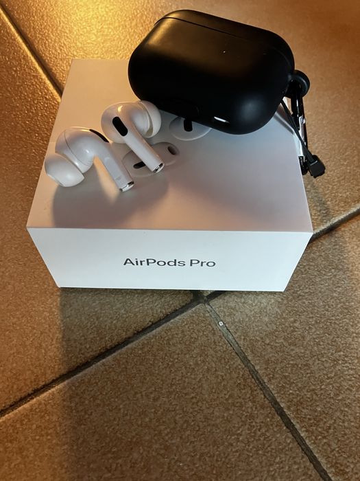 AirPods Pro 2.