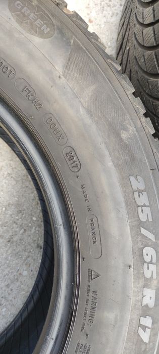 Opony 2szt.  235/65 R17
