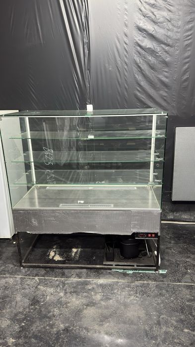 Холодильники, дводверні, однодверні, барні, вітрини