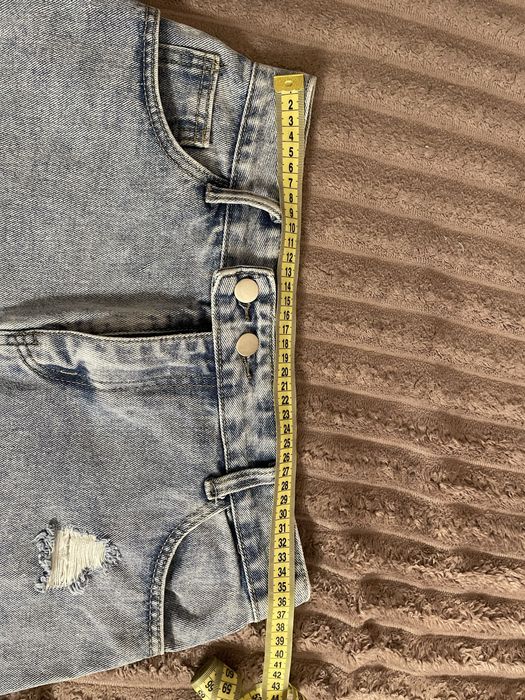 Джинсова юбка.