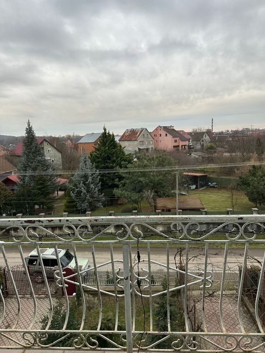 Здам кімнати ( поверх)  у 3-х поверховому будинку,