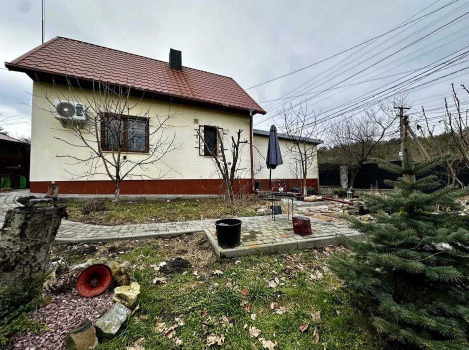 Продаж окремо стоячого будинку в Брюховичах !