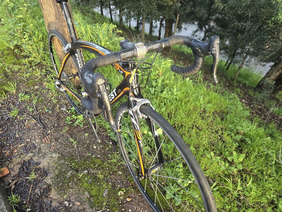 Bicicleta de carbono com campagnolo record