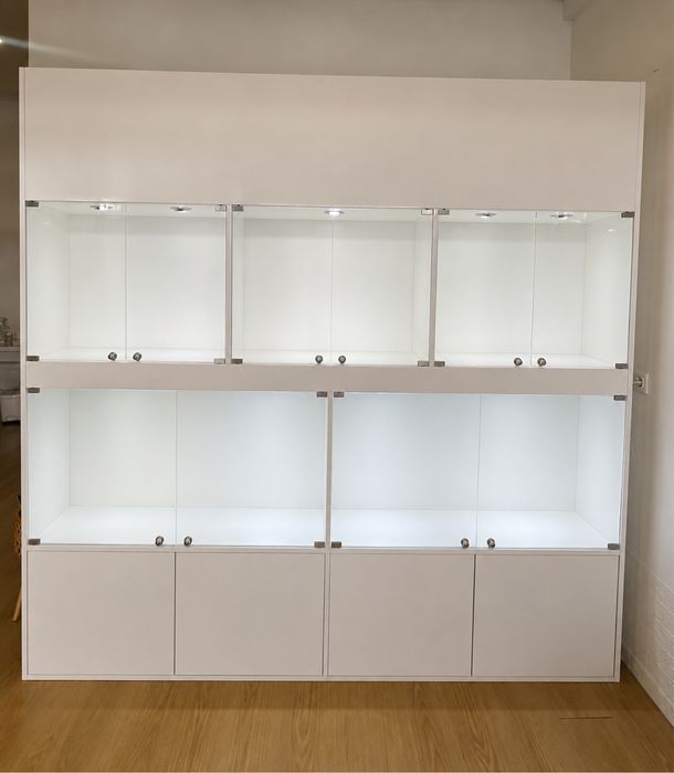 Vitrine Expositora Premium com Iluminação Led (2,30x2,30)