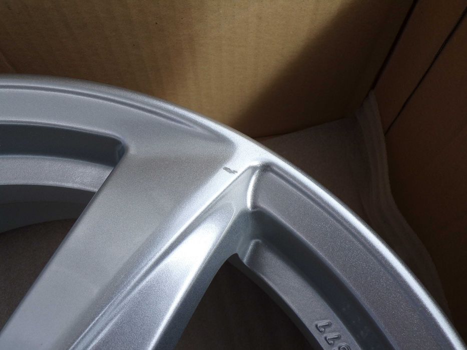 Felgi aluminiowe RC Design 16 4x100 Kia Rio Stonic