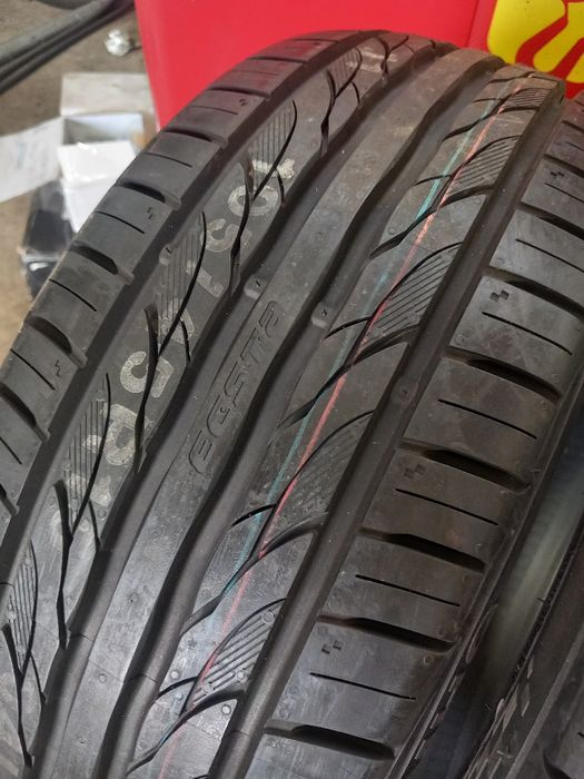 Pneus Novos 195/45/15 Kumho Ecsta PS31