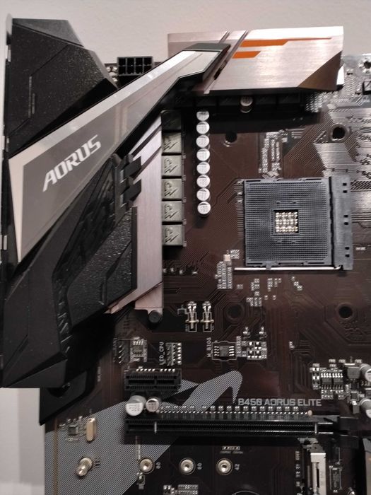 Płyta główna Gigabyte B450 AORUS ELITE AM4 Uszkodzona Do Naprawy