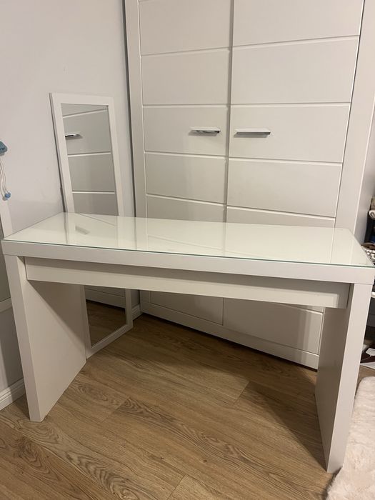 Biała toaletka IKEA